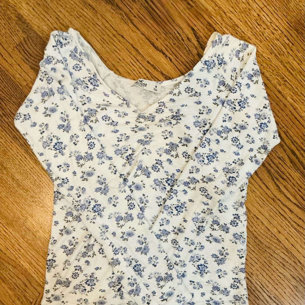 Hollister White and Blue Patterned Top